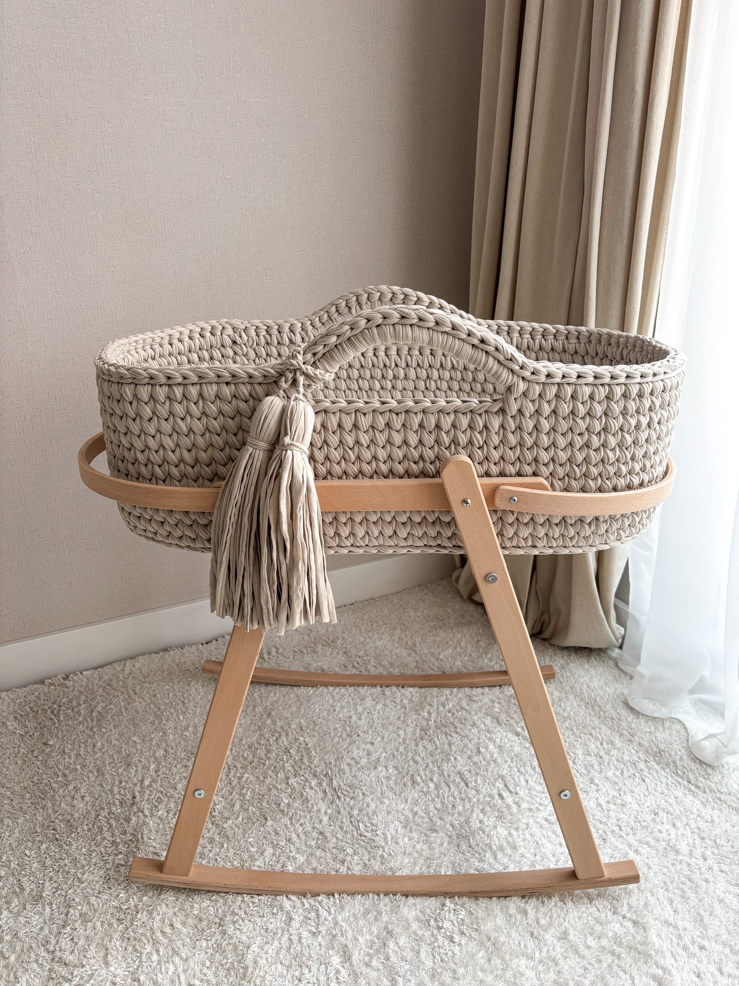 Beige brocatelle bassinet