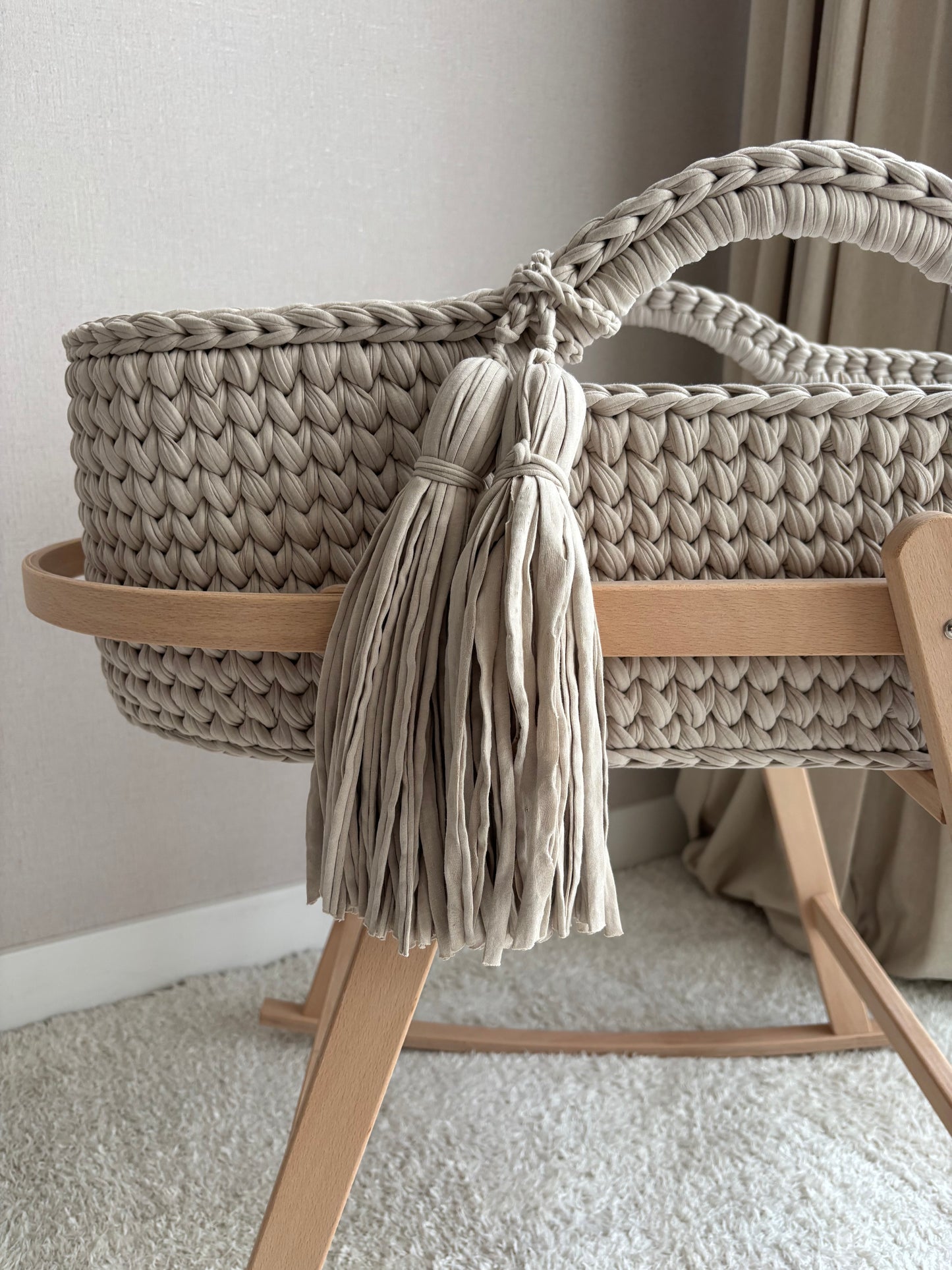 Beige brocatelle bassinet