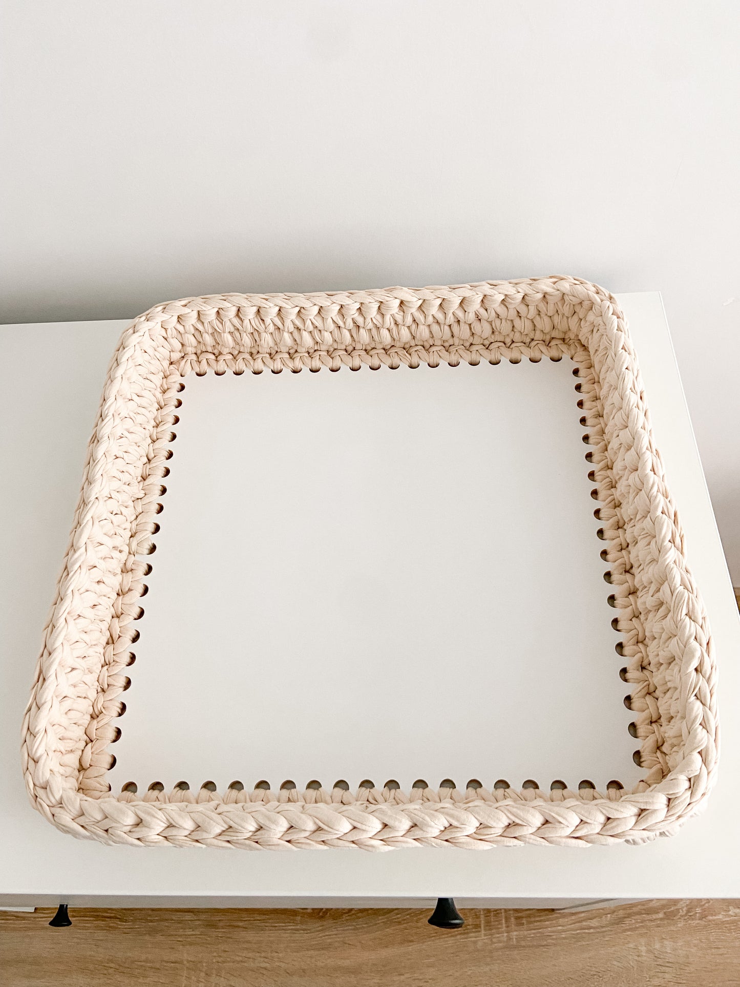 Light ecru square basket