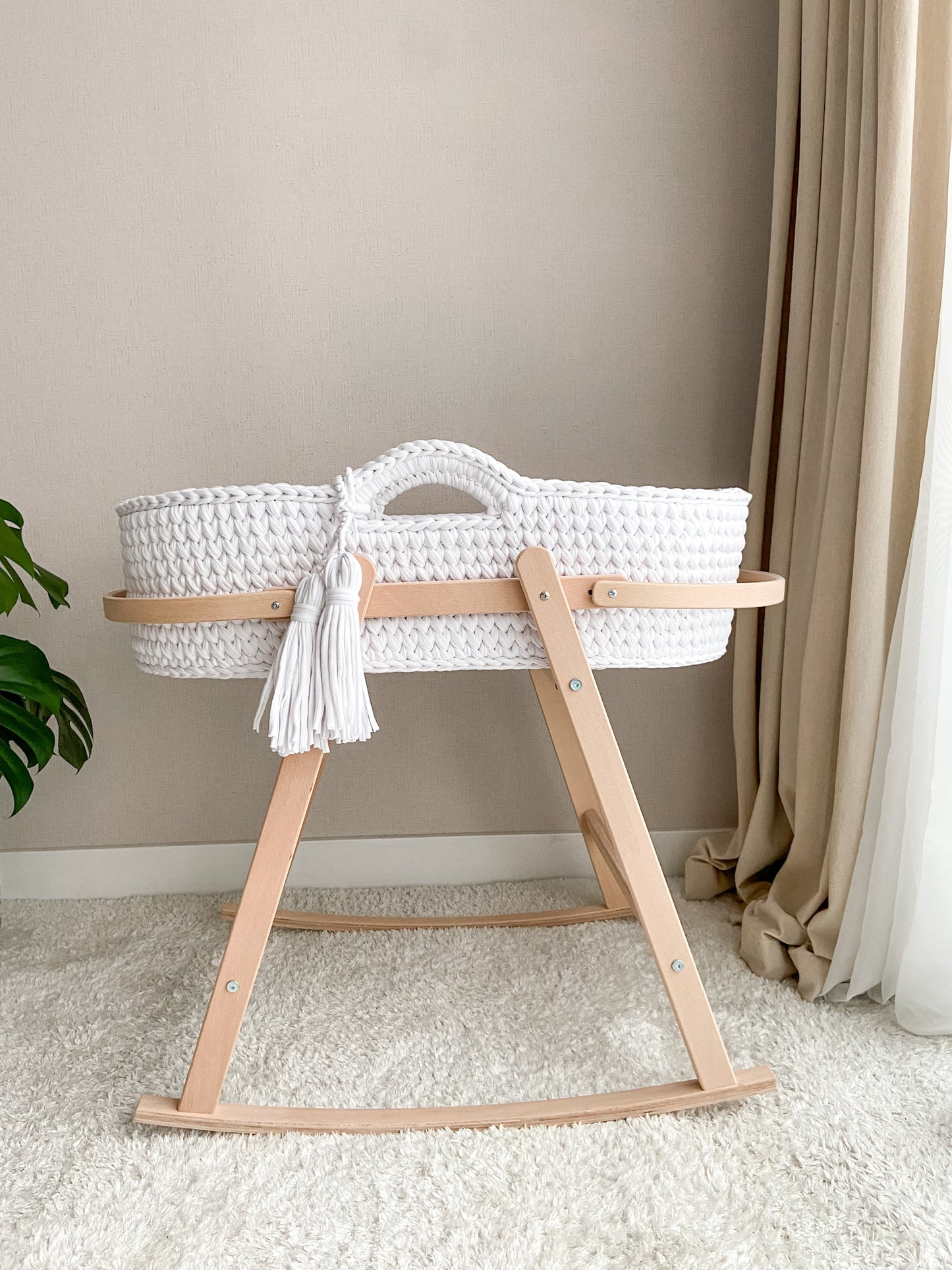 White bassinet